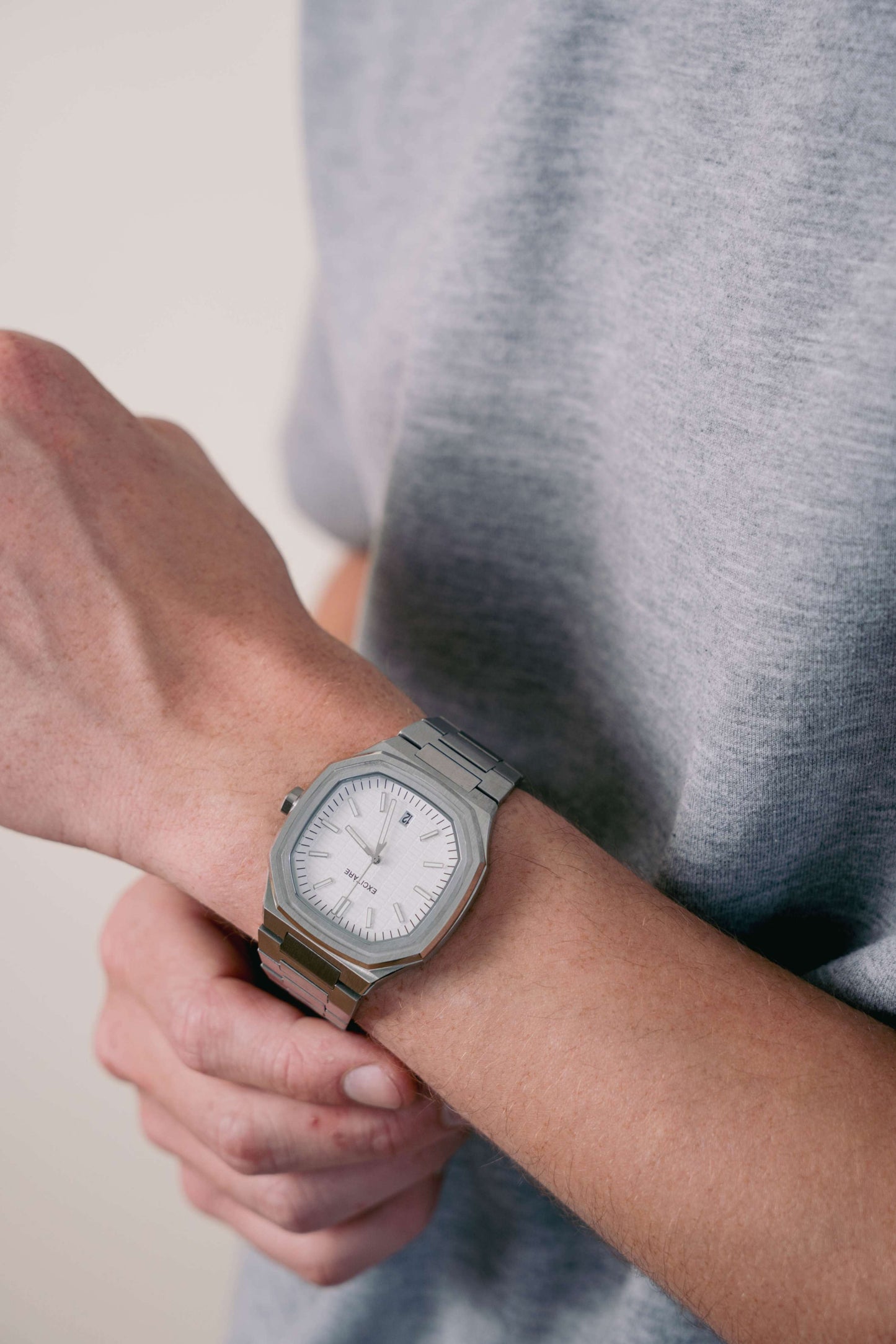 Product picture of the lumen white EXCITÀRE Watch made in a studio - 1