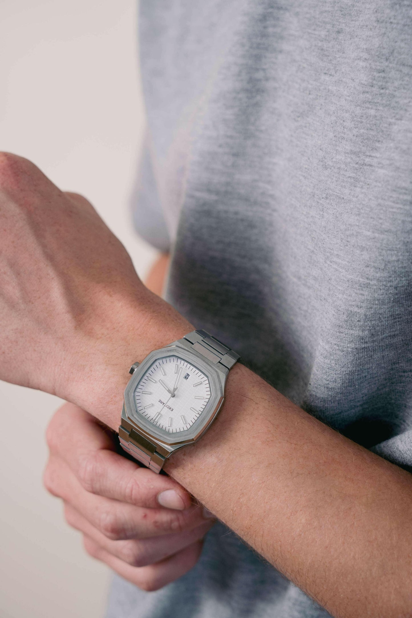 Product picture of the lumen white EXCITÀRE Watch made in a studio - 1
