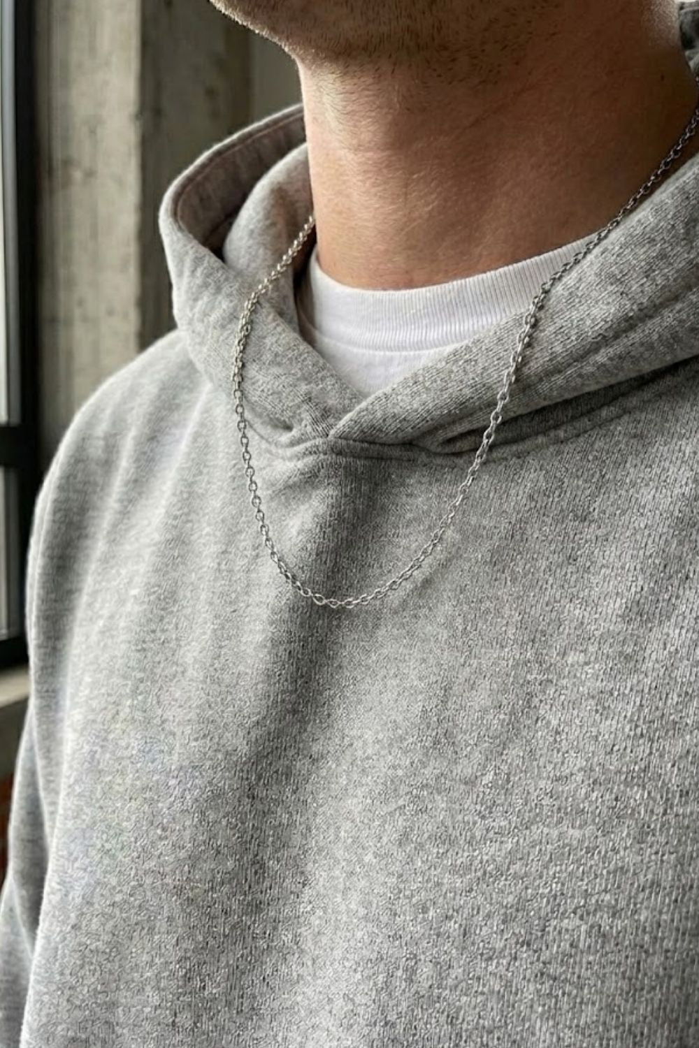 How to Style a Chain With Streetwear Fits (Simple Guide)