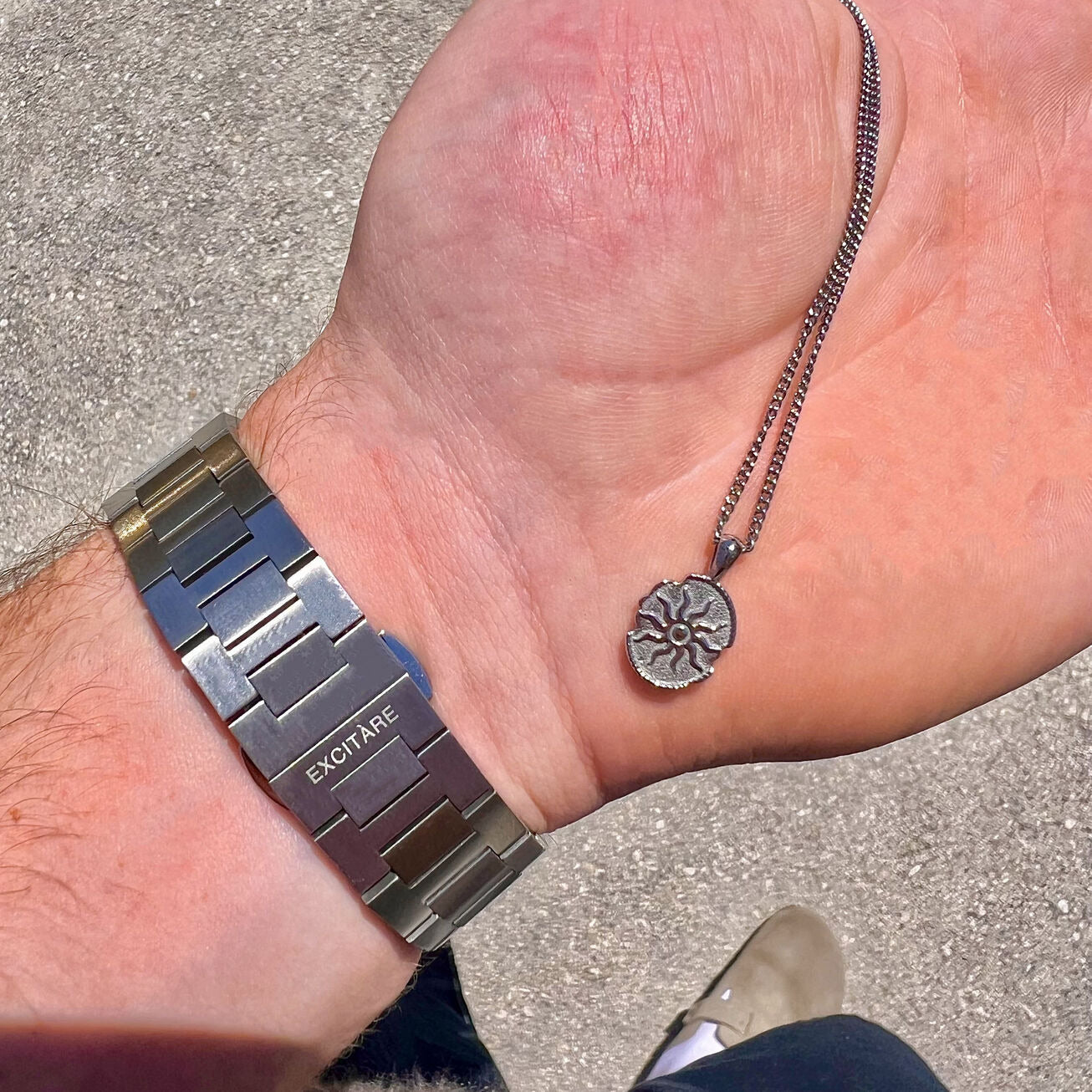 Foto showing the EXCITÀRE Lumen White Watch