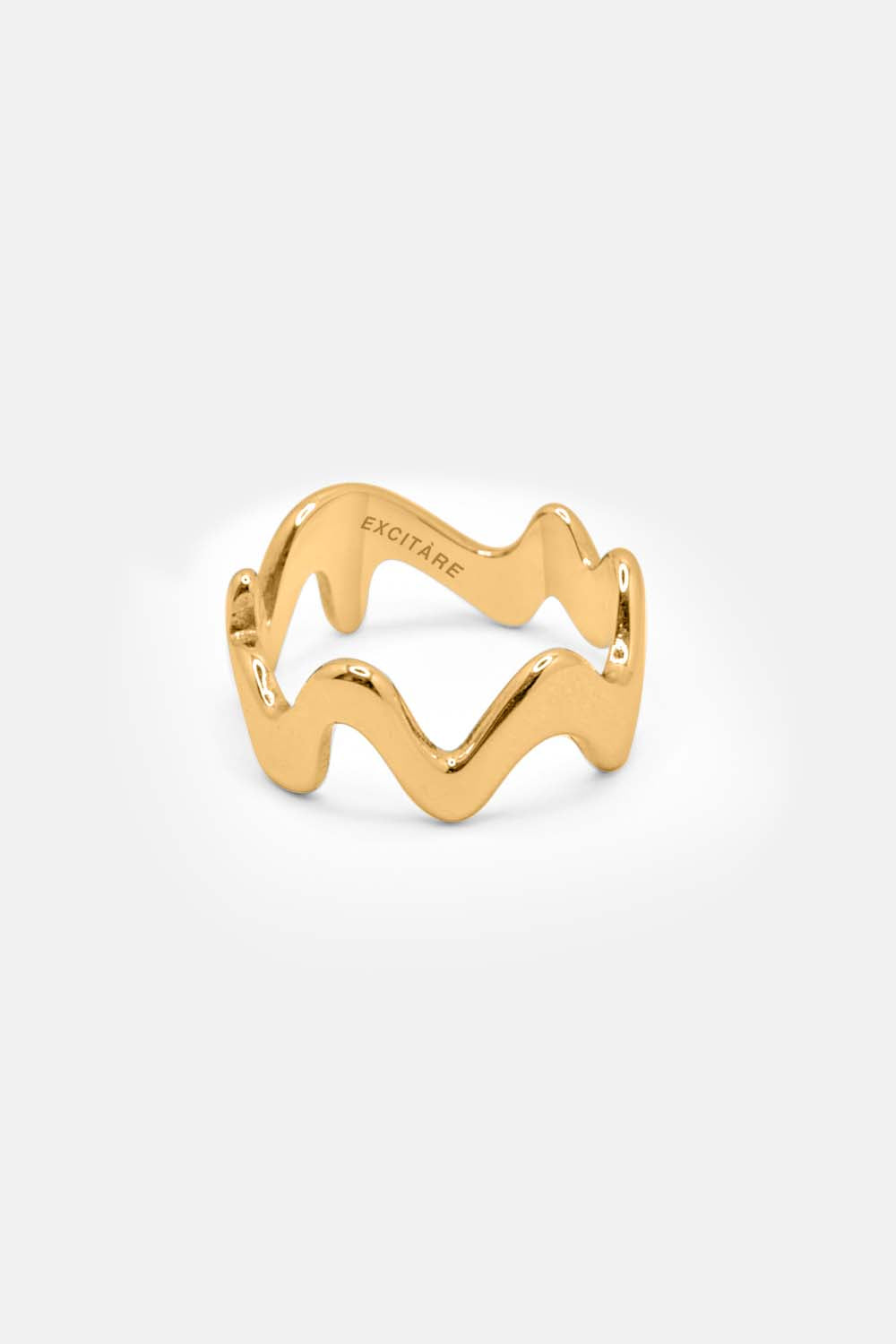 EXCITÀRE Ember Ring in gold, side view highlighting band design